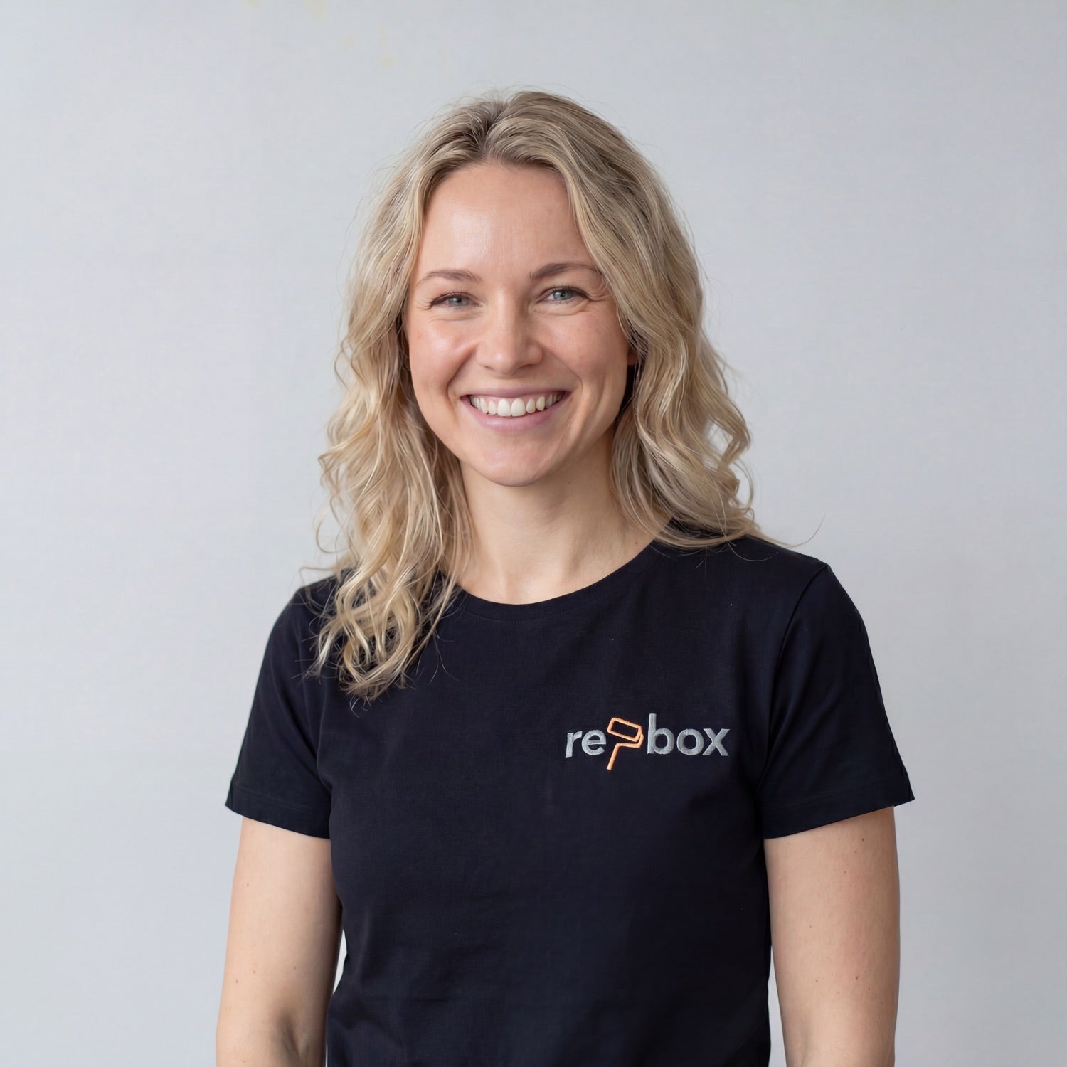 Clara – KI-Beraterin für Wandfarben bei re-box