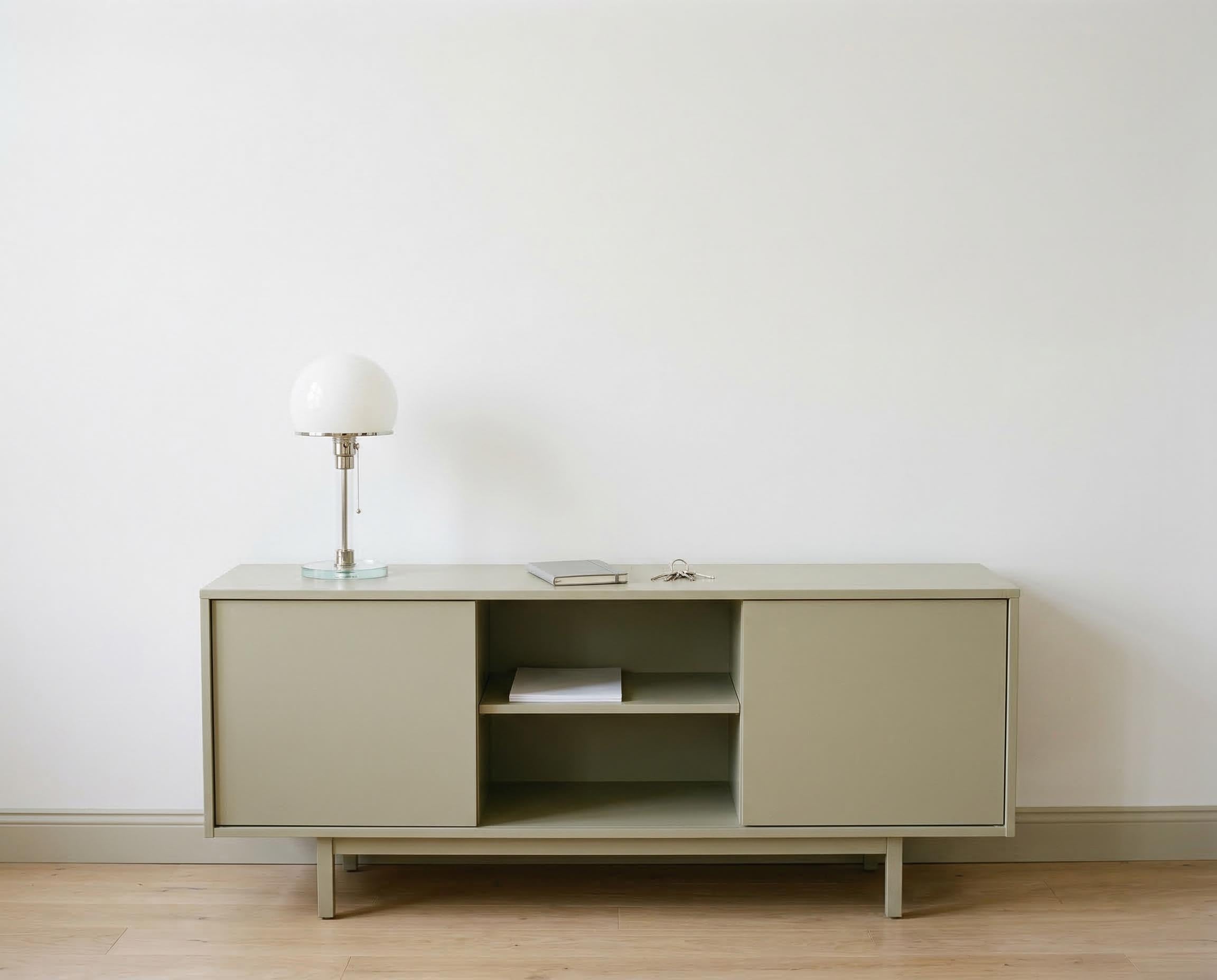 Holzoberfläche – re-box Lack Harbour Grey No. 31, seidenglänzend, Farbton ausgewogenes Mittelgrau, für Möbel & Holz