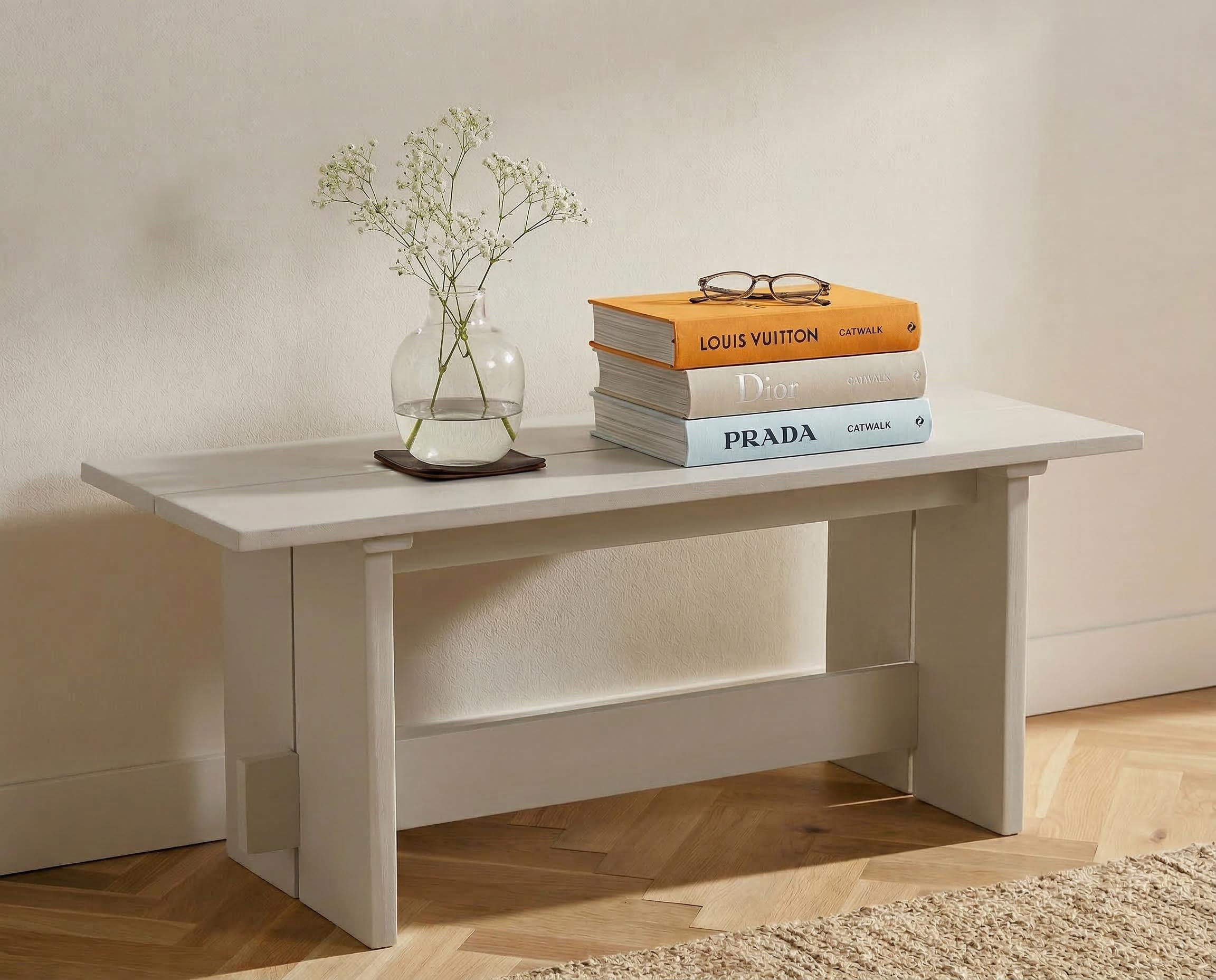 Möbelstück gestaltet – re-box Lack Sel Marin No. 54, seidenglänzend, Farbton warmer Weißton, für Möbel & Holz