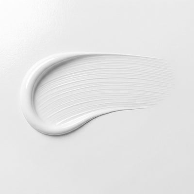 re-box silk matte seidenmatte Wandfarbe Weiß – Pinselstrich zeigt feine, gleichmäßige Oberflächenstruktur