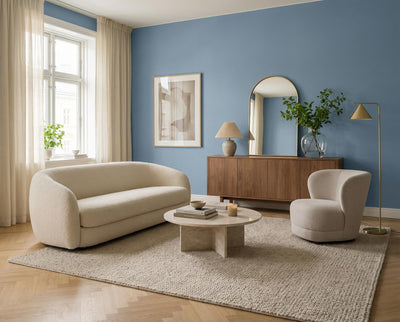 Wohnzimmer mit Wand in re-box Wandfarbe Azure Bay No. 25 – kühles Azurblau