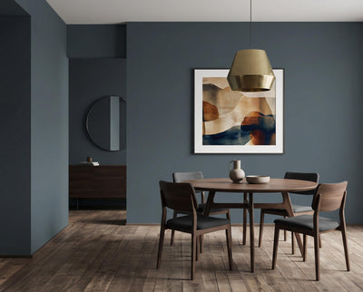 Esszimmer mit Wand in re-box Wandfarbe Baltic Midnight No. 24 – tiefes Mitternachtsblau