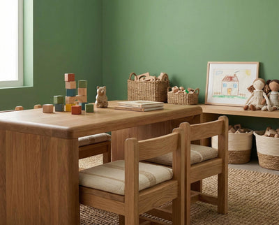 Kinderzimmer mit Wand in re-box Wandfarbe Green Husk No. 10 – sattes Grün
