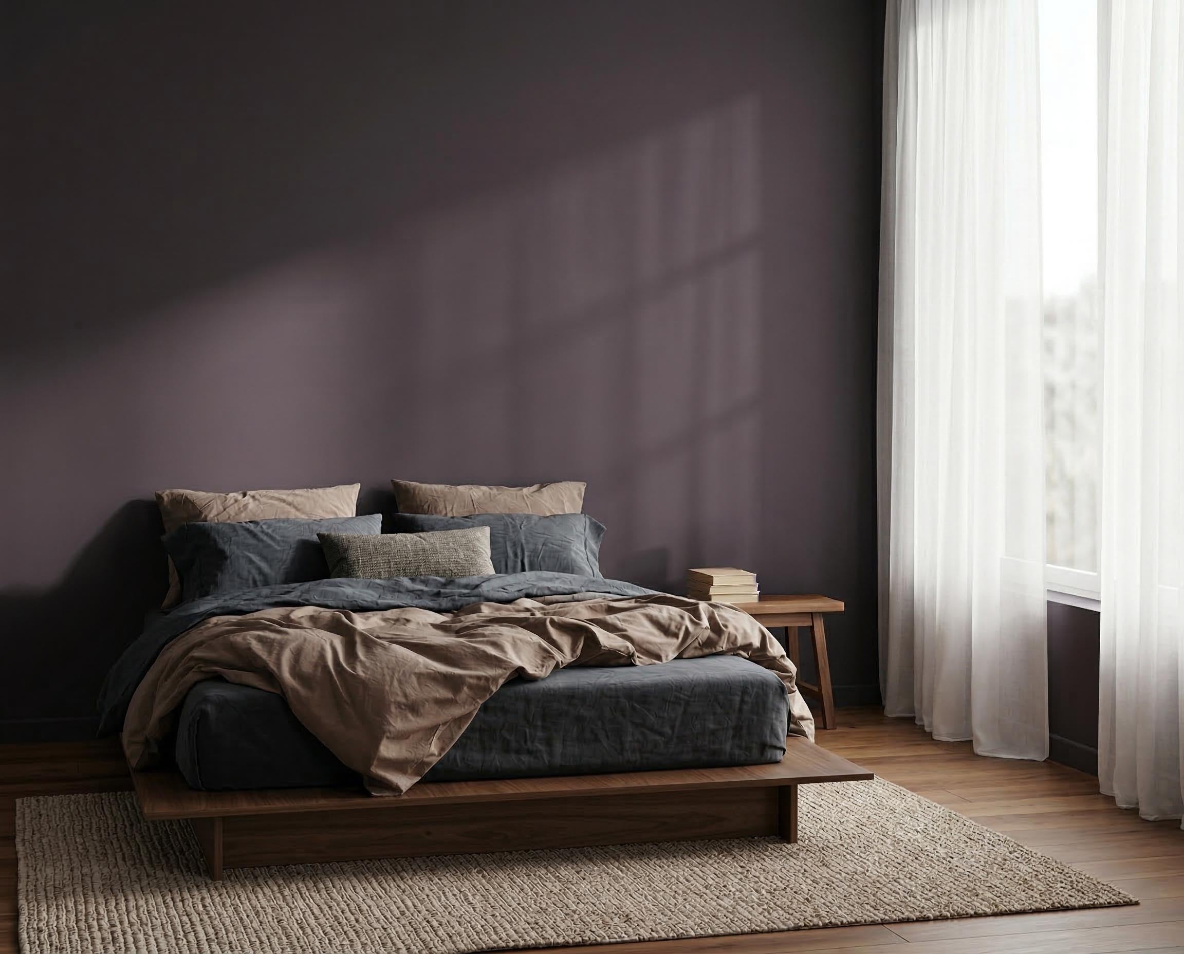 Wohnraum gestaltet mit re-box Wandfarbe Velours Shade No. 22 – tiefes Violett