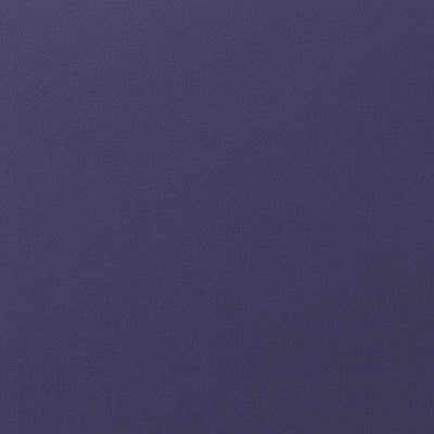 Frisch gestrichene Wand in re-box Wandfarbe Cobalt Husk No. 35 – kraftvolles Kobaltblau