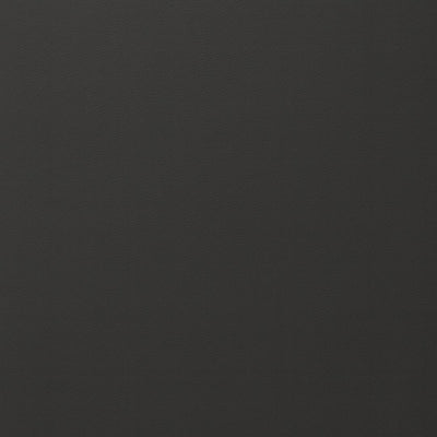 Frisch gestrichene Wand in re-box Wandfarbe Nuit de Cendre No. 48 – tiefes Anthrazit-Schwarz